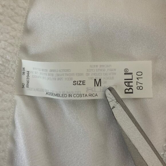 Bali Moderate Control Shaping Brief Panty White Size M Nylon Spandex Blend New - Picture 5 of 6